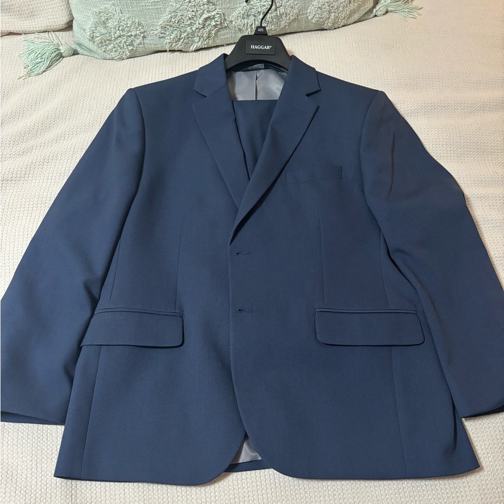 Haggar Men's Classic Navy Suit